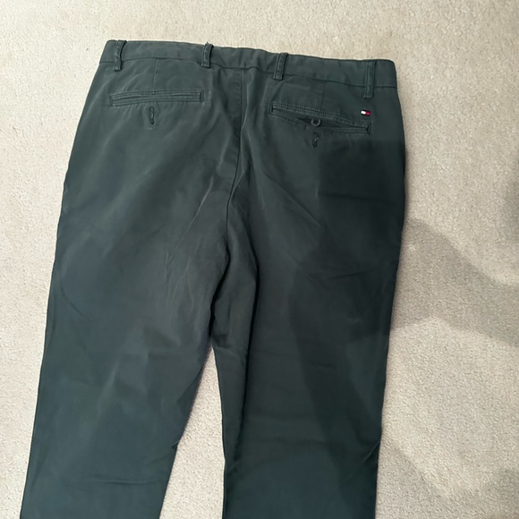 Tommy Hilfiger Green Denton Chinos in Size 34/32 - Picture 2 of 4